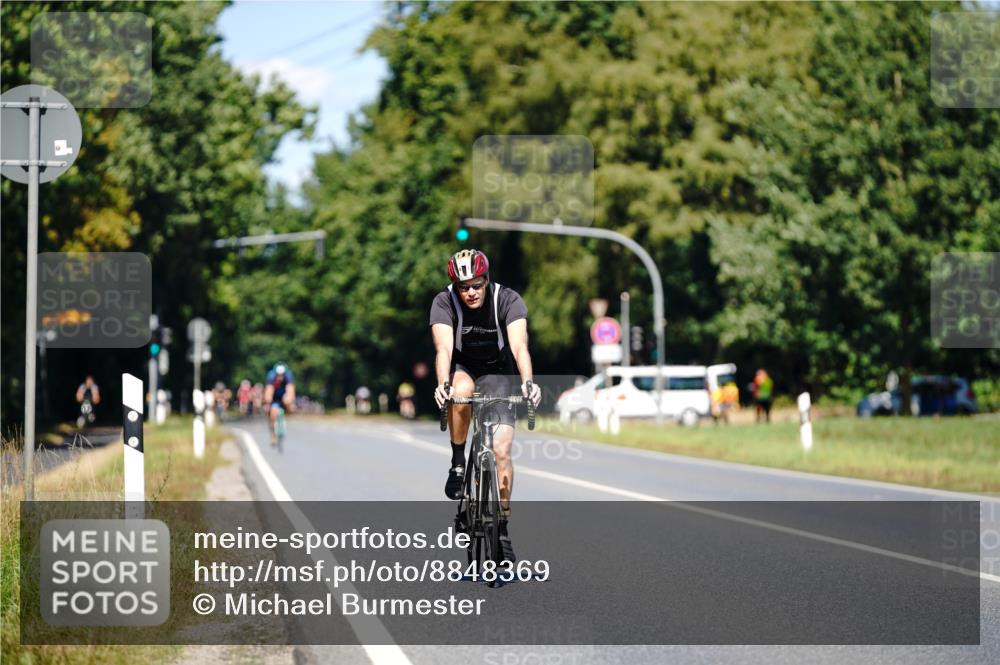 07.09.2025 - 19. Norderstedt Triathlon Michael Burmester http://msf.ph/oto/8848369 07.09.2025 13:14:15 Radfahren 1215 meine-sportfotos.de