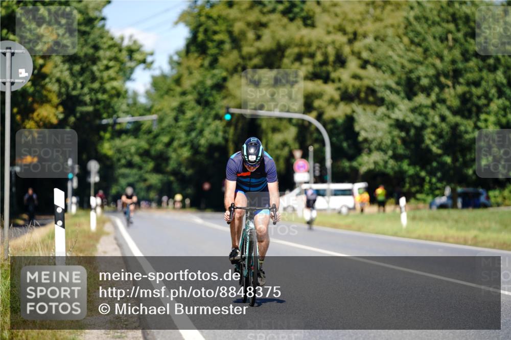 07.09.2025 - 19. Norderstedt Triathlon Michael Burmester http://msf.ph/oto/8848375 07.09.2025 13:14:23 Radfahren 324 meine-sportfotos.de
