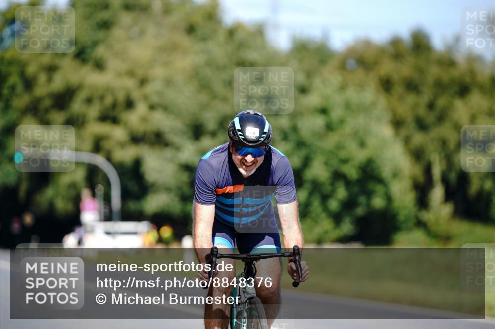 07.09.2025 - 19. Norderstedt Triathlon Michael Burmester http://msf.ph/oto/8848376 07.09.2025 13:14:24 Radfahren 324 meine-sportfotos.de