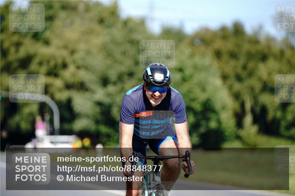 07.09.2025 - 19. Norderstedt Triathlon Michael Burmester http://msf.ph/oto/8848377 07.09.2025 13:14:24 Radfahren 324 meine-sportfotos.de