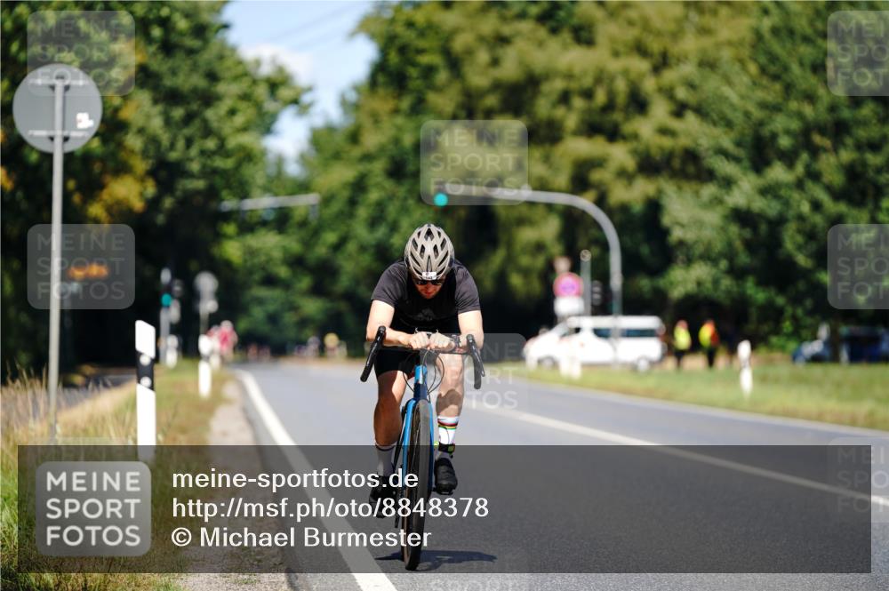 07.09.2025 - 19. Norderstedt Triathlon Michael Burmester http://msf.ph/oto/8848378 07.09.2025 13:14:32 Radfahren 142 meine-sportfotos.de