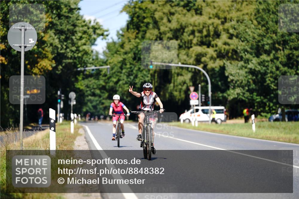 07.09.2025 - 19. Norderstedt Triathlon Michael Burmester http://msf.ph/oto/8848382 07.09.2025 13:14:54 Radfahren 1298 meine-sportfotos.de