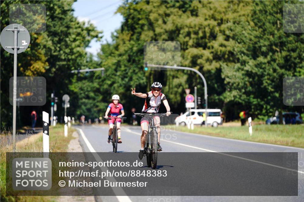 07.09.2025 - 19. Norderstedt Triathlon Michael Burmester http://msf.ph/oto/8848383 07.09.2025 13:14:54 Radfahren 1298 meine-sportfotos.de
