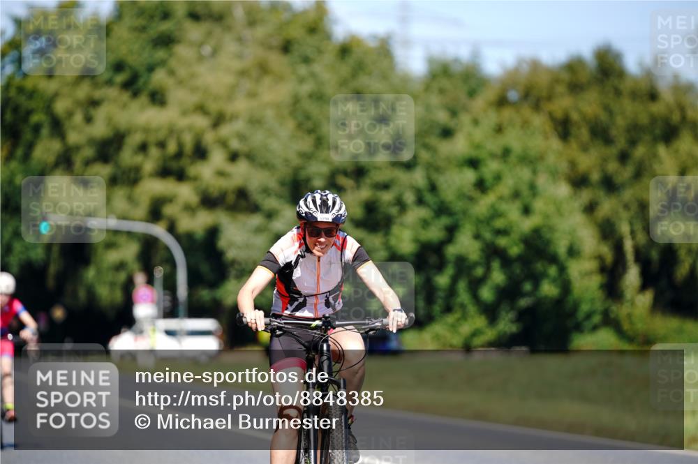 07.09.2025 - 19. Norderstedt Triathlon Michael Burmester http://msf.ph/oto/8848385 07.09.2025 13:14:56 Radfahren 1298 meine-sportfotos.de