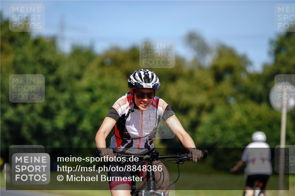 07.09.2025 - 19. Norderstedt Triathlon Michael Burmester http://msf.ph/oto/8848386 07.09.2025 13:14:57 Radfahren 1298 meine-sportfotos.de