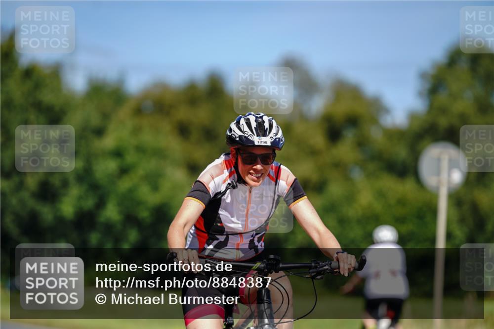 07.09.2025 - 19. Norderstedt Triathlon Michael Burmester http://msf.ph/oto/8848387 07.09.2025 13:14:57 Radfahren 1298 meine-sportfotos.de