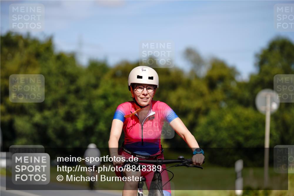 07.09.2025 - 19. Norderstedt Triathlon Michael Burmester http://msf.ph/oto/8848389 07.09.2025 13:15:00 Radfahren 242, 1298 meine-sportfotos.de