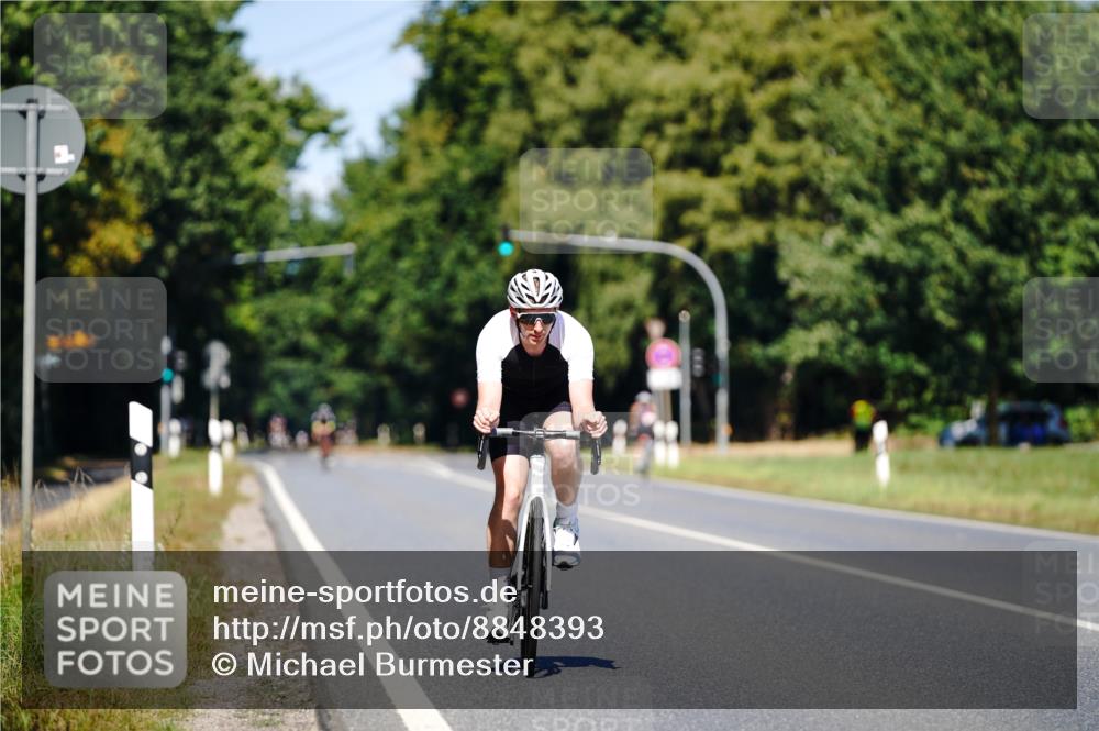 07.09.2025 - 19. Norderstedt Triathlon Michael Burmester http://msf.ph/oto/8848393 07.09.2025 13:15:30 Radfahren 1356 meine-sportfotos.de