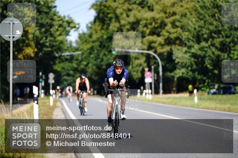 07.09.2025 - 19. Norderstedt Triathlon Michael Burmester http://msf.ph/oto/8848401 07.09.2025 13:15:55 Radfahren 1299 meine-sportfotos.de