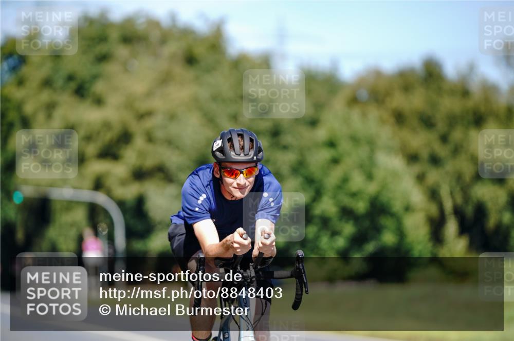 07.09.2025 - 19. Norderstedt Triathlon Michael Burmester http://msf.ph/oto/8848403 07.09.2025 13:15:57 Radfahren 1299 meine-sportfotos.de