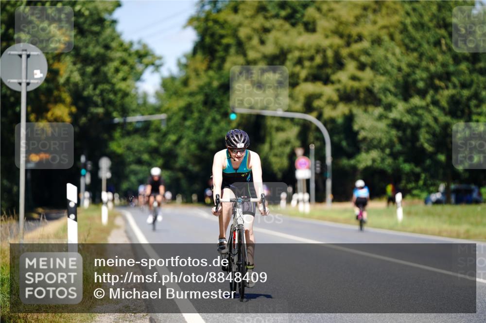 07.09.2025 - 19. Norderstedt Triathlon Michael Burmester http://msf.ph/oto/8848409 07.09.2025 13:16:07 Radfahren 240 meine-sportfotos.de
