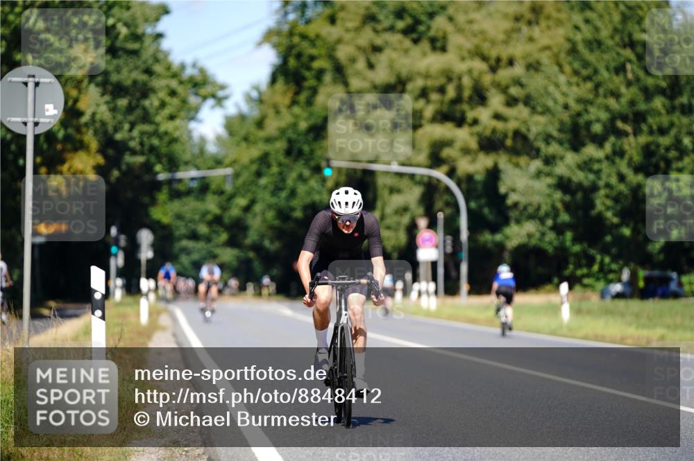 07.09.2025 - 19. Norderstedt Triathlon Michael Burmester http://msf.ph/oto/8848412 07.09.2025 13:16:13 Radfahren 723 meine-sportfotos.de