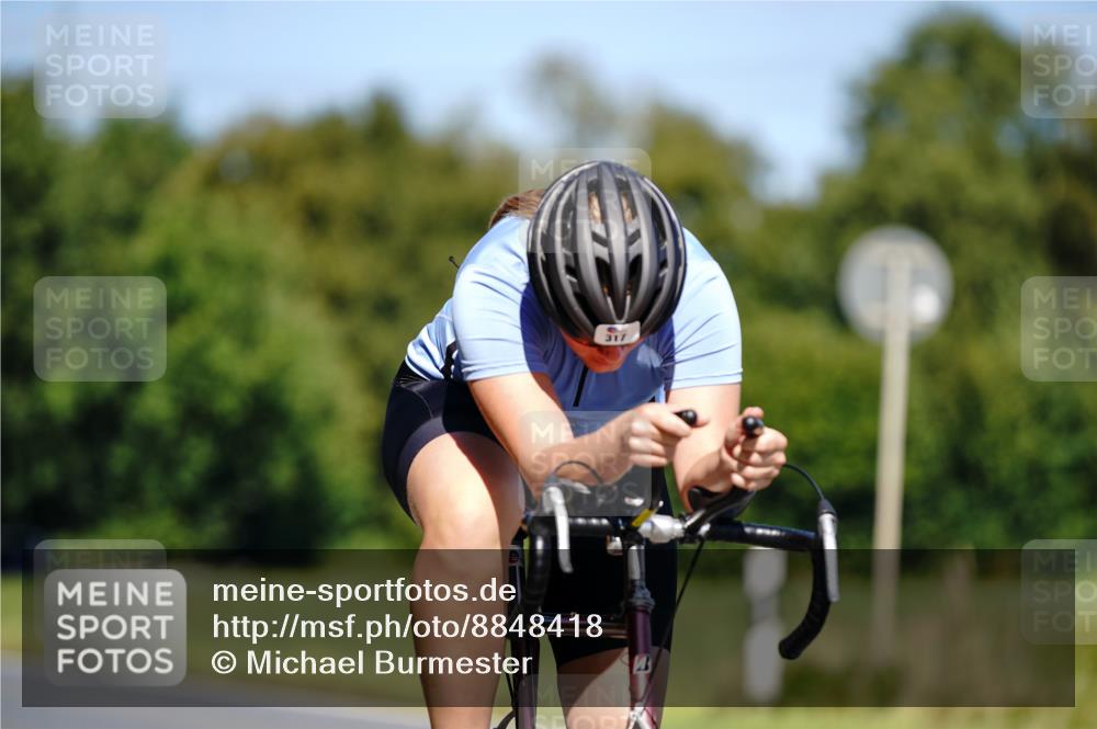 07.09.2025 - 19. Norderstedt Triathlon Michael Burmester http://msf.ph/oto/8848418 07.09.2025 13:16:22 Radfahren 317 meine-sportfotos.de