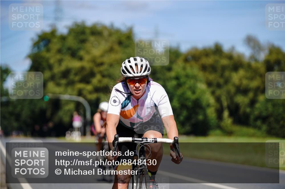 07.09.2025 - 19. Norderstedt Triathlon Michael Burmester http://msf.ph/oto/8848430 07.09.2025 13:16:57 Radfahren 211, 338, 352, 747 meine-sportfotos.de