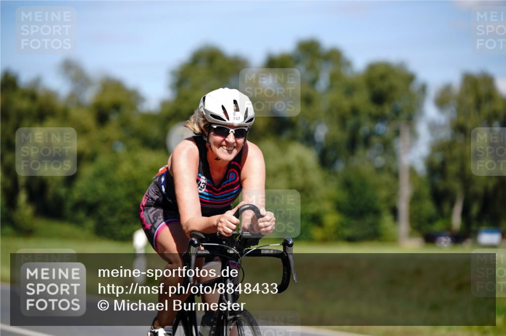 07.09.2025 - 19. Norderstedt Triathlon Michael Burmester http://msf.ph/oto/8848433 07.09.2025 13:16:59 Radfahren 211, 338, 352, 747 meine-sportfotos.de