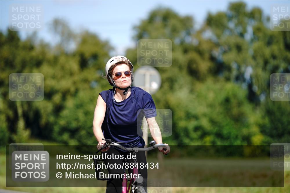 07.09.2025 - 19. Norderstedt Triathlon Michael Burmester http://msf.ph/oto/8848434 07.09.2025 13:17:20 Radfahren 335 meine-sportfotos.de