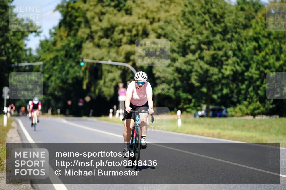 07.09.2025 - 19. Norderstedt Triathlon Michael Burmester http://msf.ph/oto/8848436 07.09.2025 13:17:34 Radfahren 329 meine-sportfotos.de