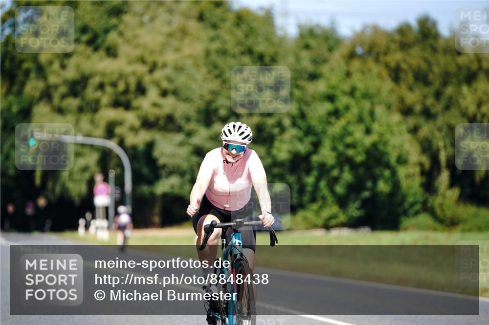 07.09.2025 - 19. Norderstedt Triathlon Michael Burmester http://msf.ph/oto/8848438 07.09.2025 13:17:35 Radfahren 329 meine-sportfotos.de