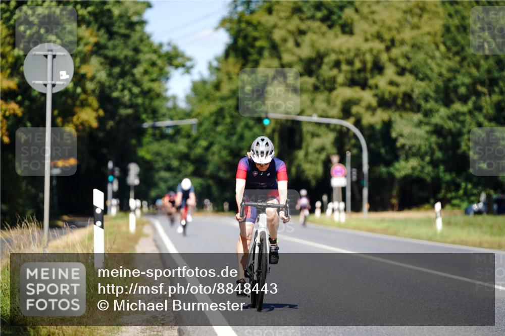 07.09.2025 - 19. Norderstedt Triathlon Michael Burmester http://msf.ph/oto/8848443 07.09.2025 13:17:40 Radfahren 855 meine-sportfotos.de