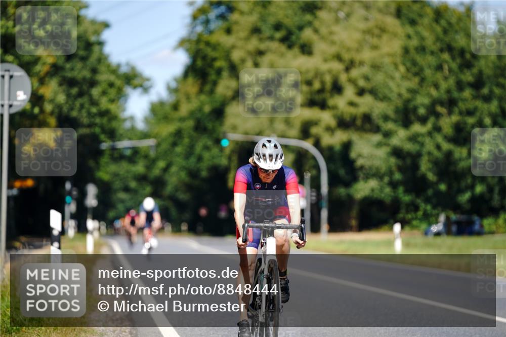 07.09.2025 - 19. Norderstedt Triathlon Michael Burmester http://msf.ph/oto/8848444 07.09.2025 13:17:40 Radfahren 855 meine-sportfotos.de