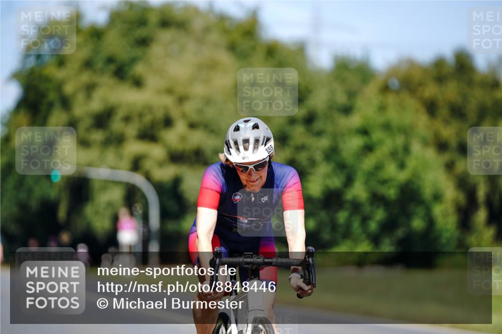 07.09.2025 - 19. Norderstedt Triathlon Michael Burmester http://msf.ph/oto/8848446 07.09.2025 13:17:41 Radfahren 855 meine-sportfotos.de