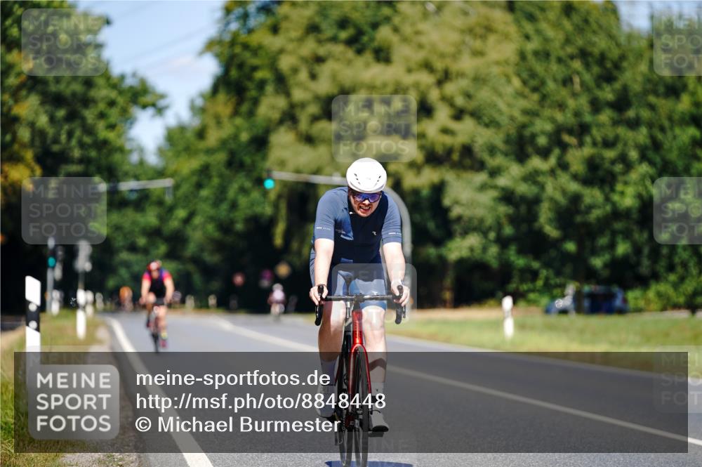 07.09.2025 - 19. Norderstedt Triathlon Michael Burmester http://msf.ph/oto/8848448 07.09.2025 13:17:46 Radfahren 334 meine-sportfotos.de