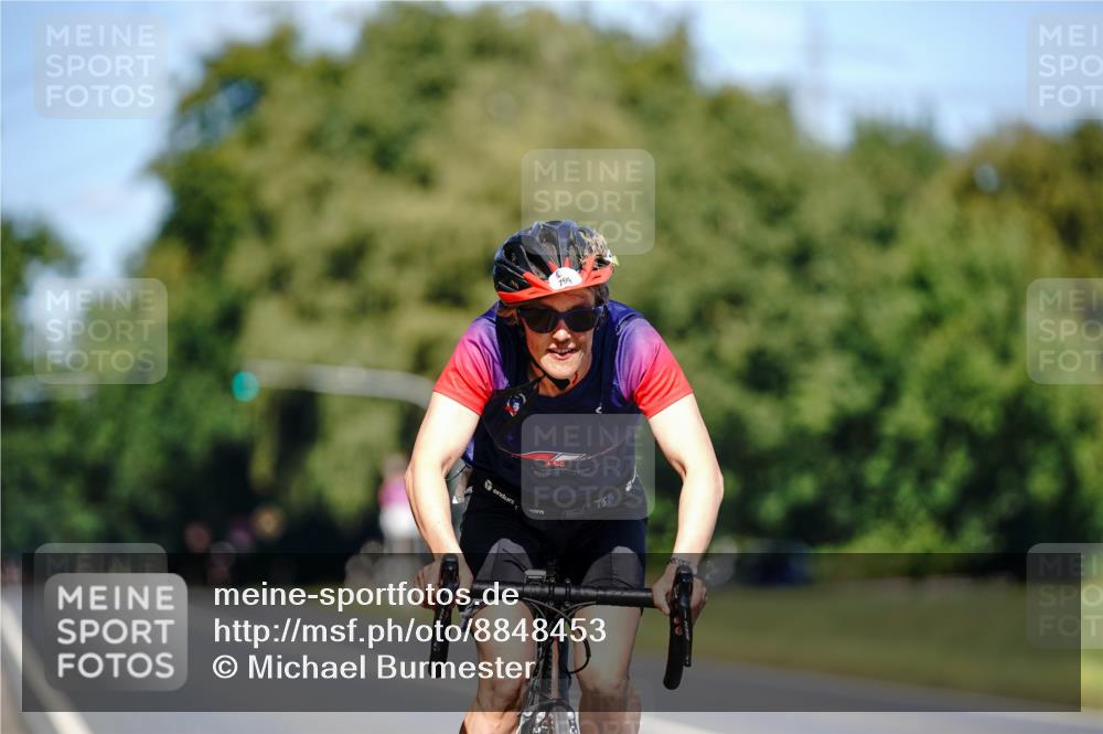 07.09.2025 - 19. Norderstedt Triathlon Michael Burmester http://msf.ph/oto/8848453 07.09.2025 13:17:53 Radfahren 799 meine-sportfotos.de