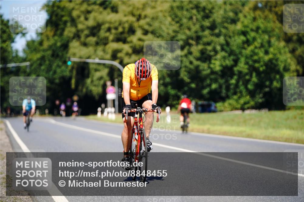 07.09.2025 - 19. Norderstedt Triathlon Michael Burmester http://msf.ph/oto/8848455 07.09.2025 13:18:20 Radfahren 348 meine-sportfotos.de