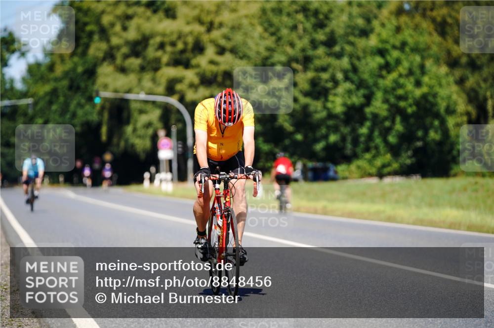 07.09.2025 - 19. Norderstedt Triathlon Michael Burmester http://msf.ph/oto/8848456 07.09.2025 13:18:20 Radfahren 348 meine-sportfotos.de
