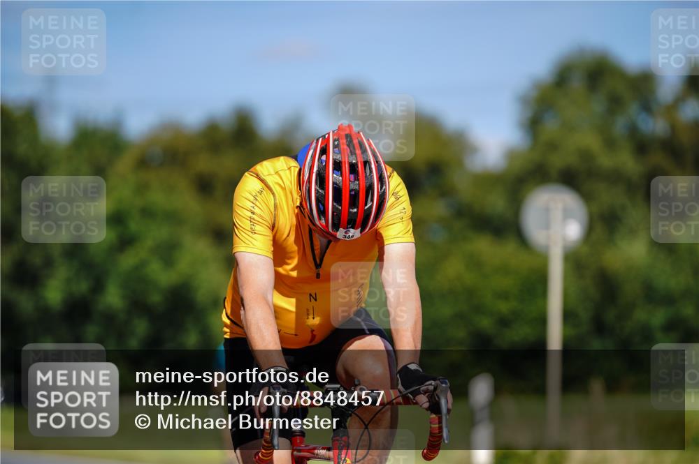 07.09.2025 - 19. Norderstedt Triathlon Michael Burmester http://msf.ph/oto/8848457 07.09.2025 13:18:21 Radfahren 348 meine-sportfotos.de