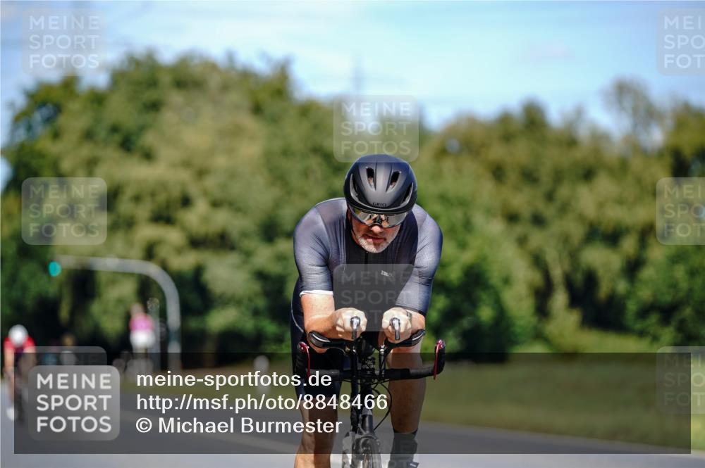 07.09.2025 - 19. Norderstedt Triathlon Michael Burmester http://msf.ph/oto/8848466 07.09.2025 13:18:45 Radfahren 310 meine-sportfotos.de