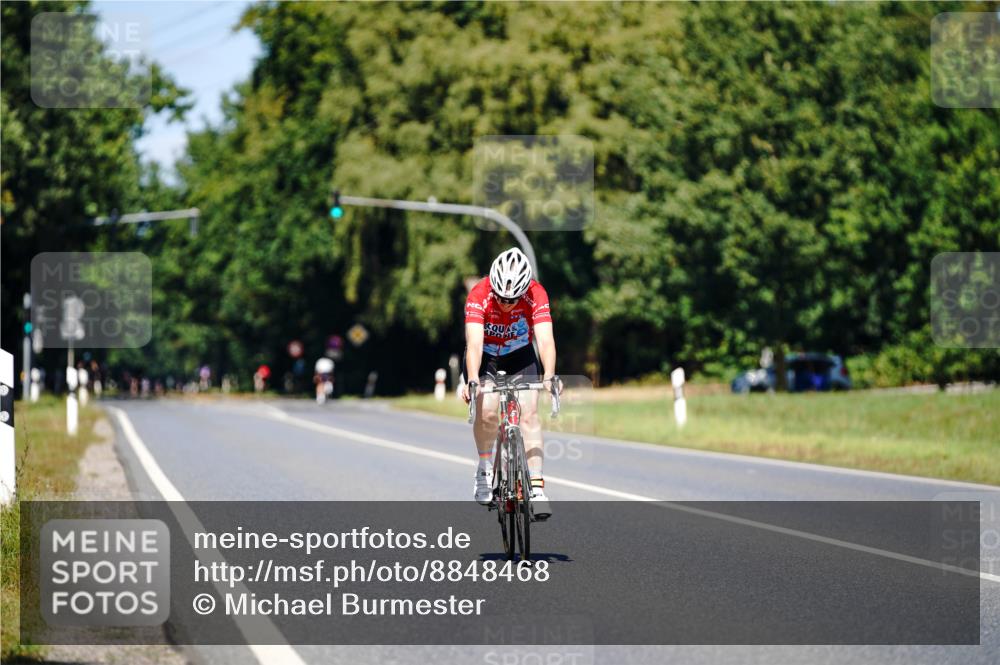 07.09.2025 - 19. Norderstedt Triathlon Michael Burmester http://msf.ph/oto/8848468 07.09.2025 13:18:48 Radfahren 310, 343 meine-sportfotos.de