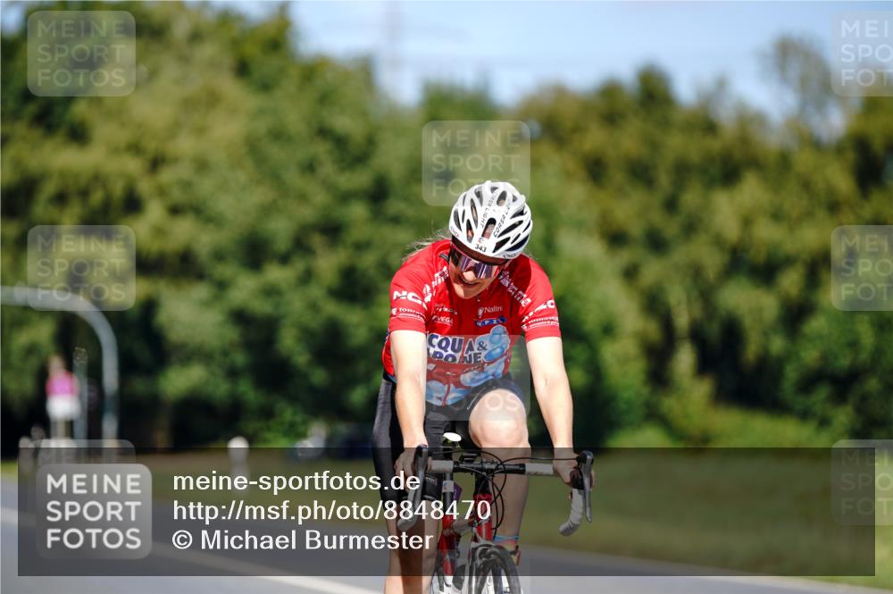 07.09.2025 - 19. Norderstedt Triathlon Michael Burmester http://msf.ph/oto/8848470 07.09.2025 13:18:50 Radfahren 343 meine-sportfotos.de