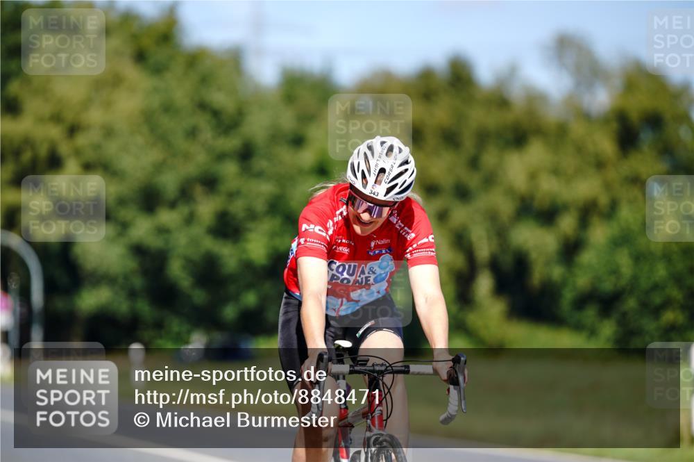 07.09.2025 - 19. Norderstedt Triathlon Michael Burmester http://msf.ph/oto/8848471 07.09.2025 13:18:50 Radfahren 343 meine-sportfotos.de