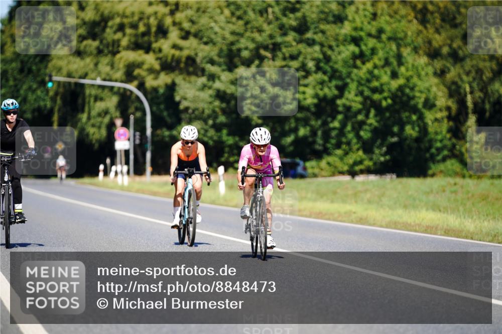 07.09.2025 - 19. Norderstedt Triathlon Michael Burmester http://msf.ph/oto/8848473 07.09.2025 13:19:14 Radfahren 235 meine-sportfotos.de
