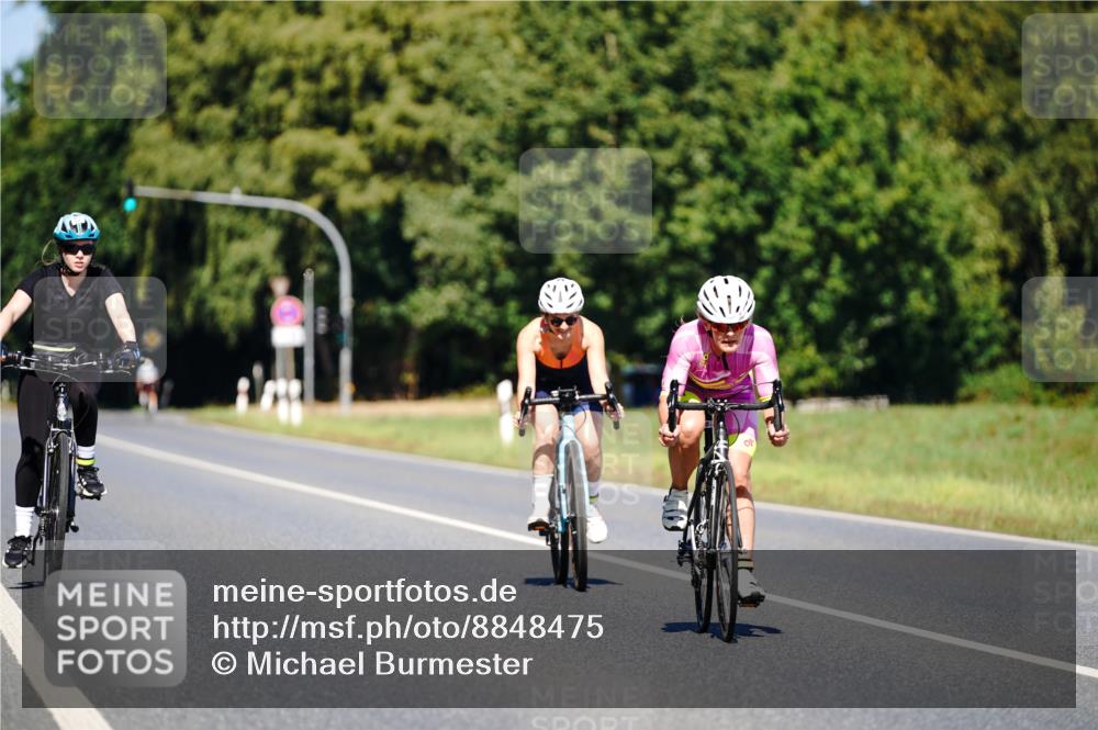 07.09.2025 - 19. Norderstedt Triathlon Michael Burmester http://msf.ph/oto/8848475 07.09.2025 13:19:15 Radfahren 235, 356, 1389 meine-sportfotos.de