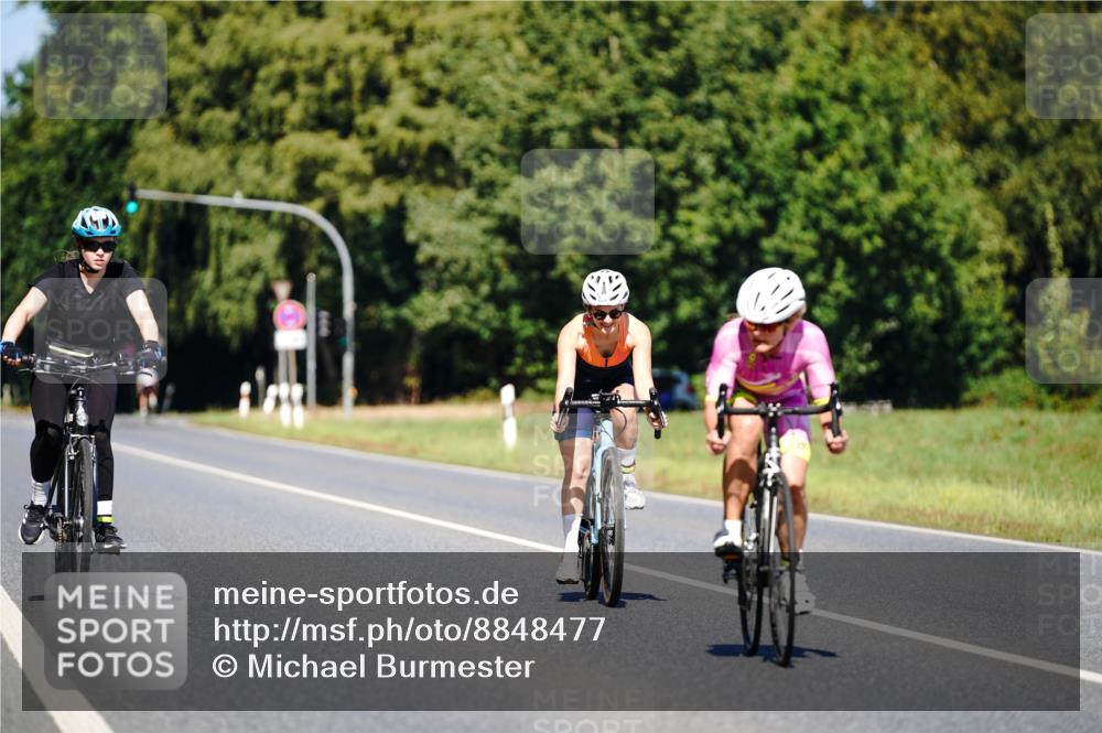 07.09.2025 - 19. Norderstedt Triathlon Michael Burmester http://msf.ph/oto/8848477 07.09.2025 13:19:15 Radfahren 235, 356, 1389 meine-sportfotos.de