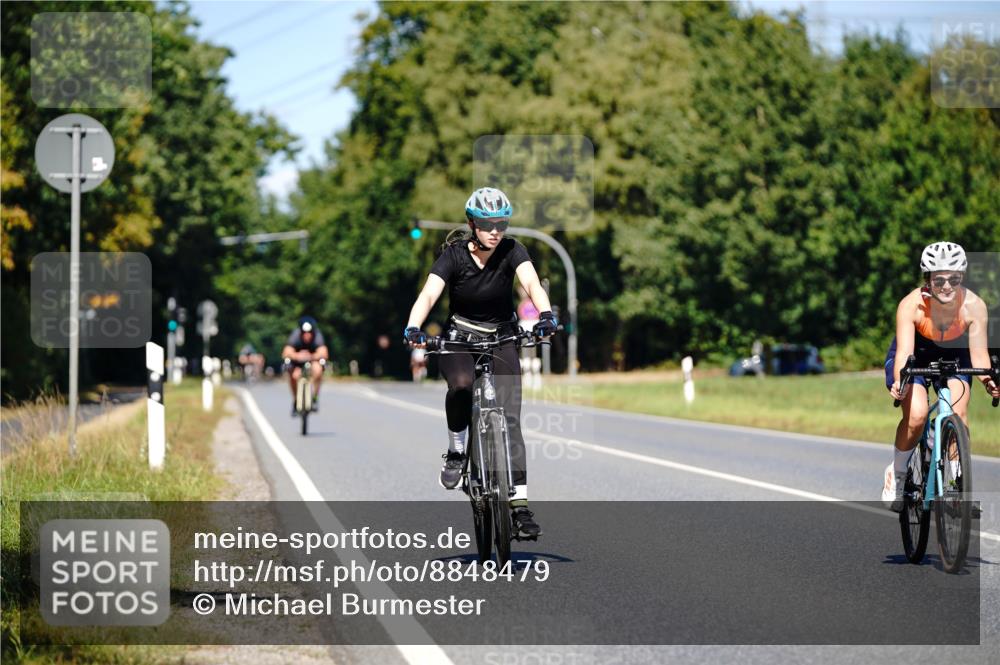 07.09.2025 - 19. Norderstedt Triathlon Michael Burmester http://msf.ph/oto/8848479 07.09.2025 13:19:16 Radfahren 235, 356, 1389 meine-sportfotos.de