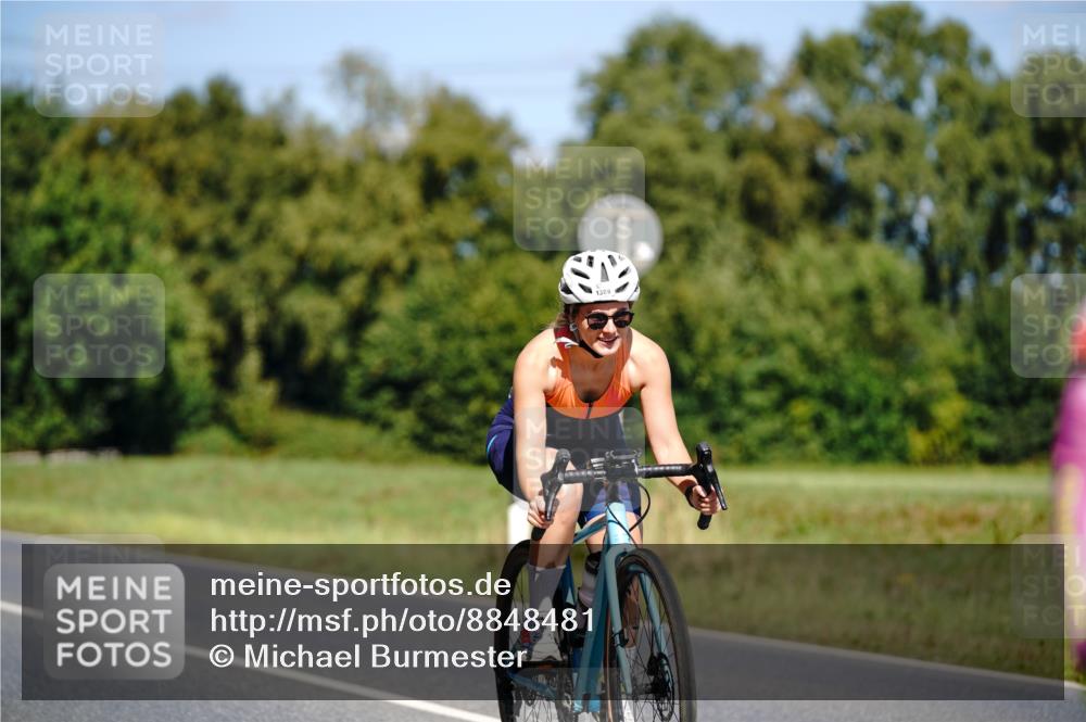 07.09.2025 - 19. Norderstedt Triathlon Michael Burmester http://msf.ph/oto/8848481 07.09.2025 13:19:17 Radfahren 235, 356, 1389 meine-sportfotos.de