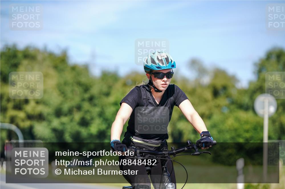 07.09.2025 - 19. Norderstedt Triathlon Michael Burmester http://msf.ph/oto/8848482 07.09.2025 13:19:18 Radfahren 235, 356, 1389 meine-sportfotos.de