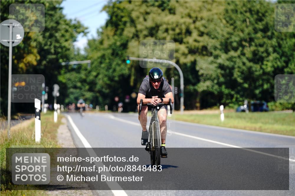 07.09.2025 - 19. Norderstedt Triathlon Michael Burmester http://msf.ph/oto/8848483 07.09.2025 13:19:20 Radfahren 235, 349, 356, 1389 meine-sportfotos.de