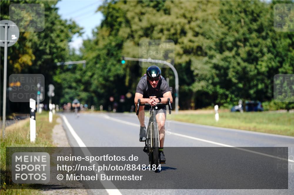 07.09.2025 - 19. Norderstedt Triathlon Michael Burmester http://msf.ph/oto/8848484 07.09.2025 13:19:20 Radfahren 235, 349, 356, 1389 meine-sportfotos.de