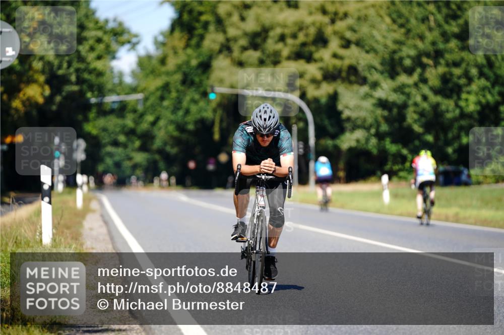 07.09.2025 - 19. Norderstedt Triathlon Michael Burmester http://msf.ph/oto/8848487 07.09.2025 13:19:31 Radfahren 232 meine-sportfotos.de