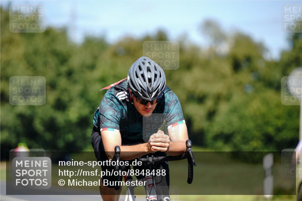 07.09.2025 - 19. Norderstedt Triathlon Michael Burmester http://msf.ph/oto/8848488 07.09.2025 13:19:33 Radfahren 232 meine-sportfotos.de