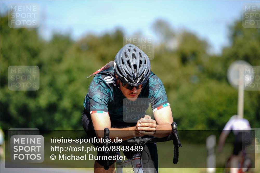 07.09.2025 - 19. Norderstedt Triathlon Michael Burmester http://msf.ph/oto/8848489 07.09.2025 13:19:33 Radfahren 232 meine-sportfotos.de
