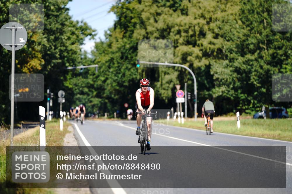 07.09.2025 - 19. Norderstedt Triathlon Michael Burmester http://msf.ph/oto/8848490 07.09.2025 13:19:56 Radfahren  meine-sportfotos.de