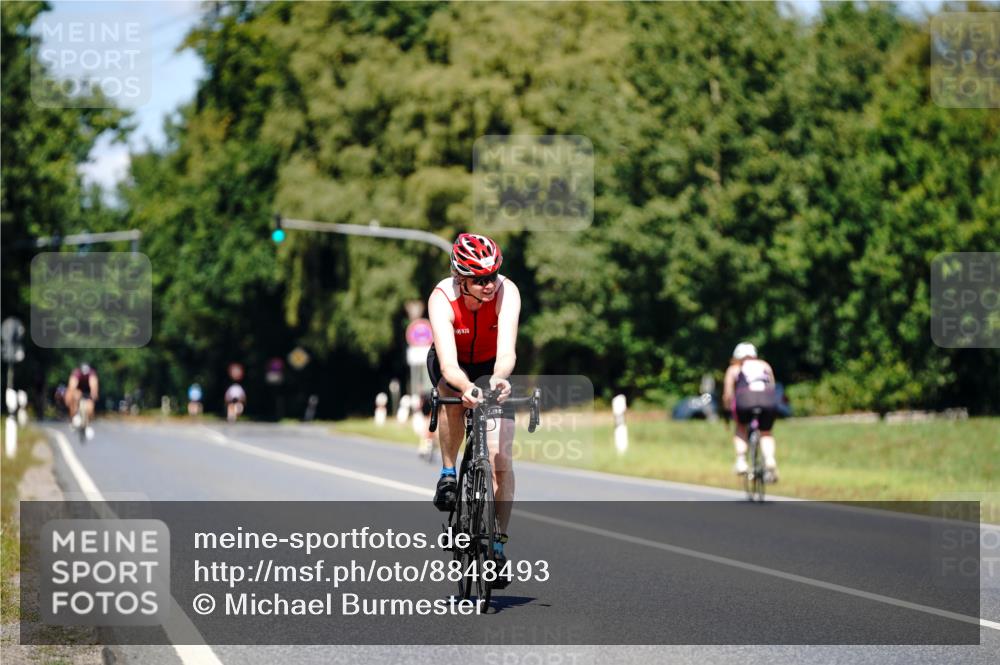 07.09.2025 - 19. Norderstedt Triathlon Michael Burmester http://msf.ph/oto/8848493 07.09.2025 13:19:58 Radfahren 805 meine-sportfotos.de