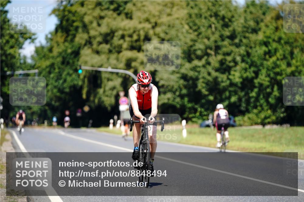 07.09.2025 - 19. Norderstedt Triathlon Michael Burmester http://msf.ph/oto/8848494 07.09.2025 13:19:58 Radfahren 805 meine-sportfotos.de