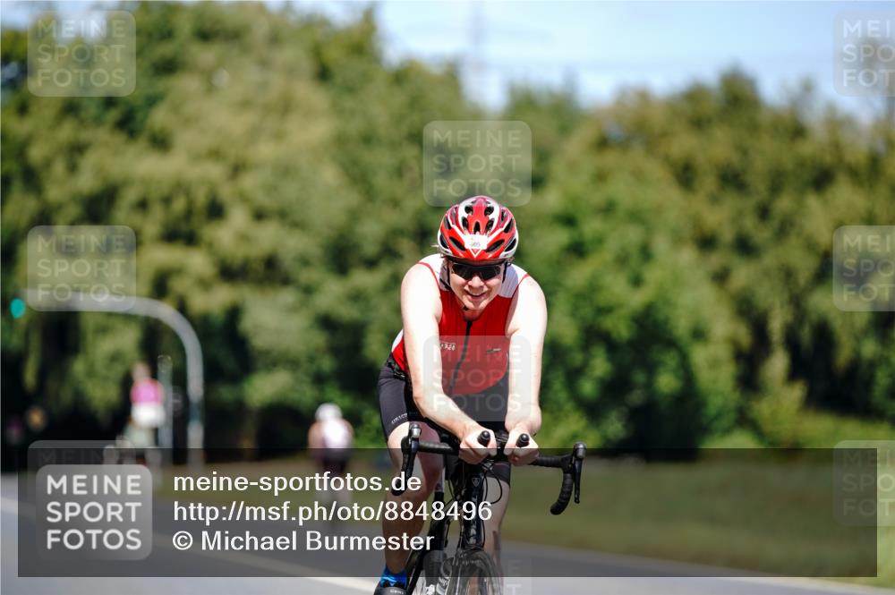 07.09.2025 - 19. Norderstedt Triathlon Michael Burmester http://msf.ph/oto/8848496 07.09.2025 13:19:59 Radfahren 805 meine-sportfotos.de