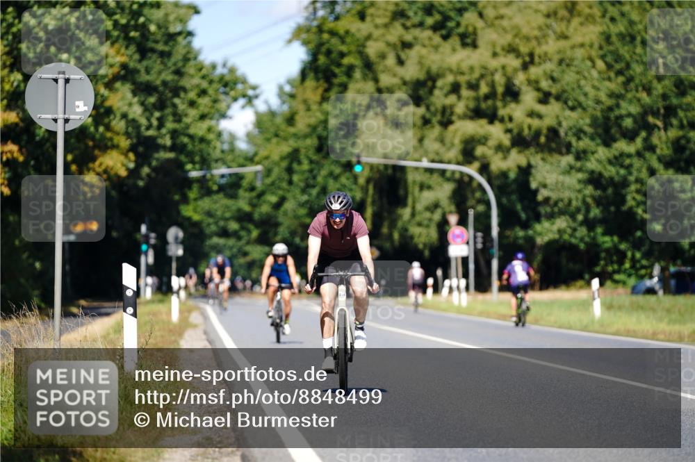 07.09.2025 - 19. Norderstedt Triathlon Michael Burmester http://msf.ph/oto/8848499 07.09.2025 13:20:08 Radfahren 264 meine-sportfotos.de